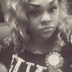 Meet your Posher, Leshia